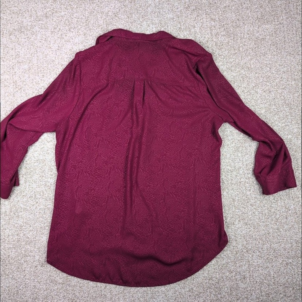 CJ Banks Womens 1X Burgundy Button Up Long Sleeve Shirt Animal Print - Picture 5 of 6